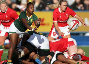 [File Image] The Springbok Women’s team’s Unam Tose passes the ball during their match against Wales.
