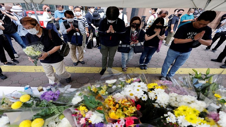 Japanese mourn ex-PM Shinzo Abe a day after his assassination - SABC ...