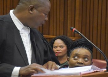 File image: TT Thobane speaks to the Advocate Zandile Mshololo during the Senzo Meyiwa murder trial.