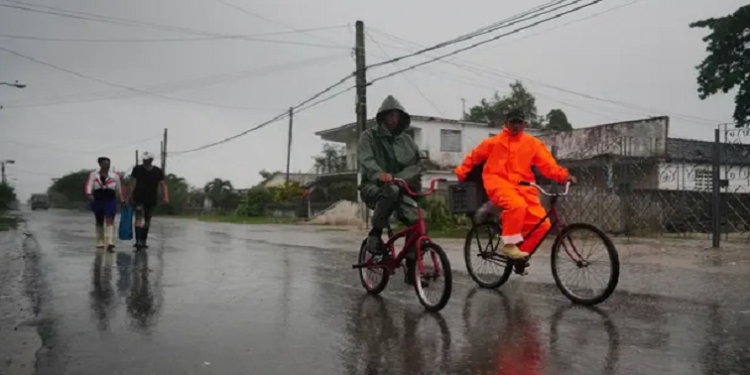Hurricane Ian makes landfall in Cuba’s Pinar del Río province.