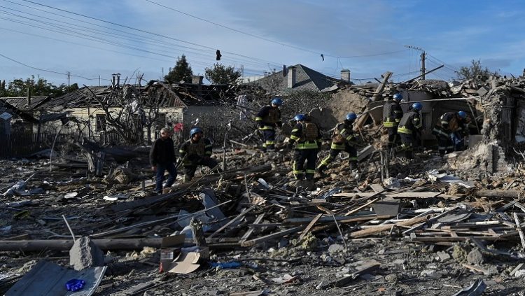 [File Image] Rescuers work at a site of a residential area heavily damaged by a Russian missile strike, amid Russia's attack on Ukraine, in Zaporizhzhia, Ukraine October 9, 2022.