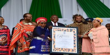 King Misuzulu receives his certificate of recognition.