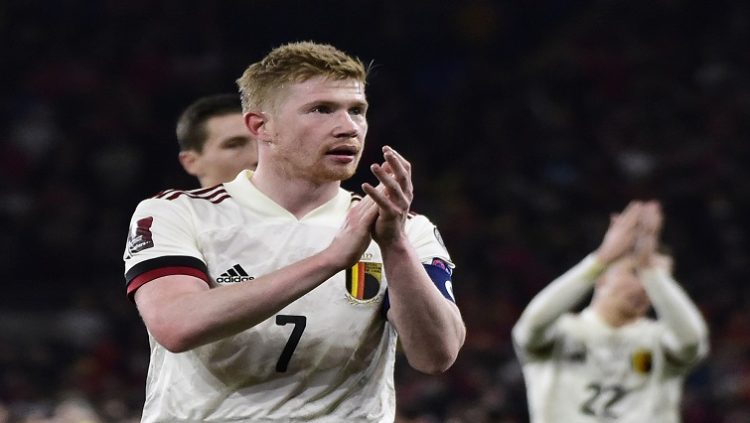 File | Belgium's Kevin De Bruyne applauds fans after the match of Belgium against Wales in Cardiff City Stadium