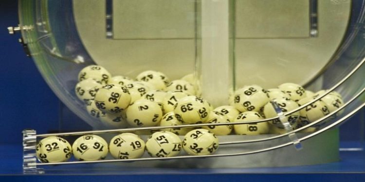US Powerball jackpot hits $1 billion ahead of Halloween night drawing