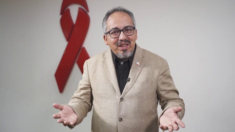 Director of UNAIDS Dr César Núñez.