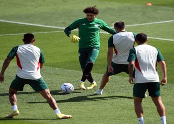 Mexico's Guillermo Ochoa with teammates during training.
