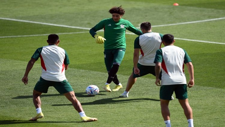 Mexico's Guillermo Ochoa with teammates during training.