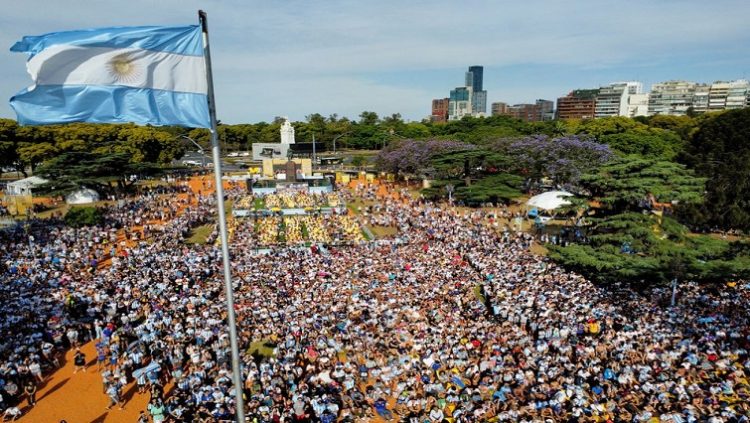 Fans in Buenos Aires watch Argentina v Australia - Buenos Aires, December 3, 2022.