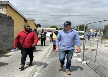 Cape Town Mayor, Geordin Hill-Lewis
went on a site visit in Gugulethu on 14 December 2022, to look at a delayed big sewer and roads upgrade project that was delayed due to a legal dispute with the previous contractor.