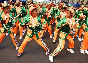 Minstrel Troupes marched and danced on Cape Town streets entertaining thousands of onlookers on the sidelines who were excited about the return of the annual Cape tradition.