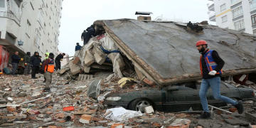 Rescuers search for survivors under the rubble following an earthquake in Diyarbakir, Turkey February 6, 2023.