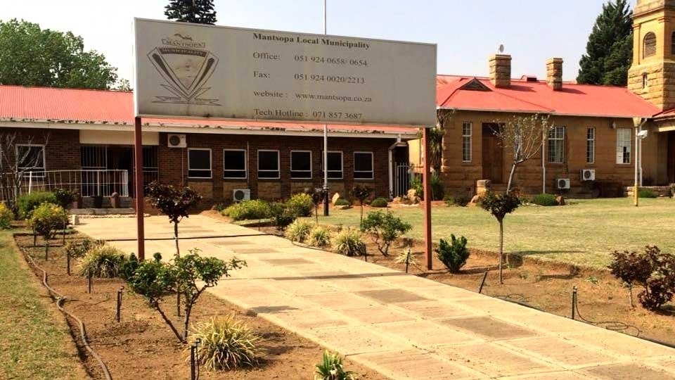 View of front of the Mantsopa local municipality offices.