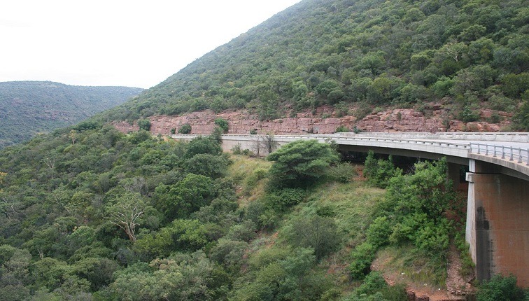 Calls for government to improve Limpopo bus accident road